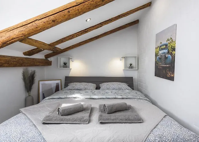 Urban Loft Old Town Apartman