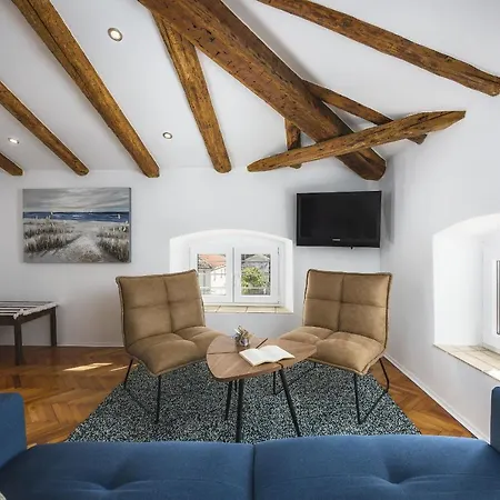 Urban Loft Old Town Apartment Porec