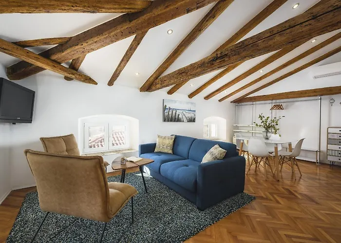 Urban Loft Old Town